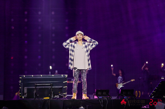 时代中国20周年感恩盛典盛大绽放 岑钊雄倾情致辞