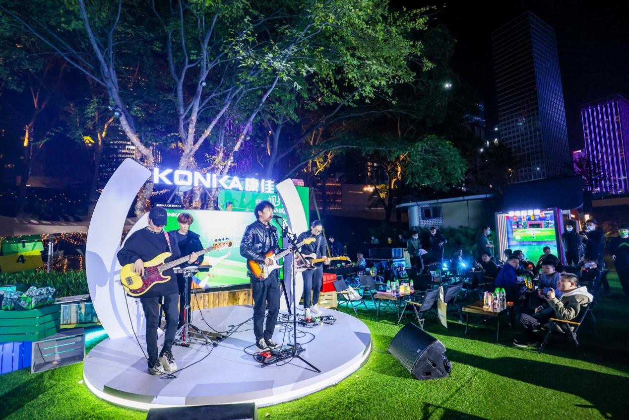 康佳玩转露营足球狂欢新社交科技赋能多彩生活