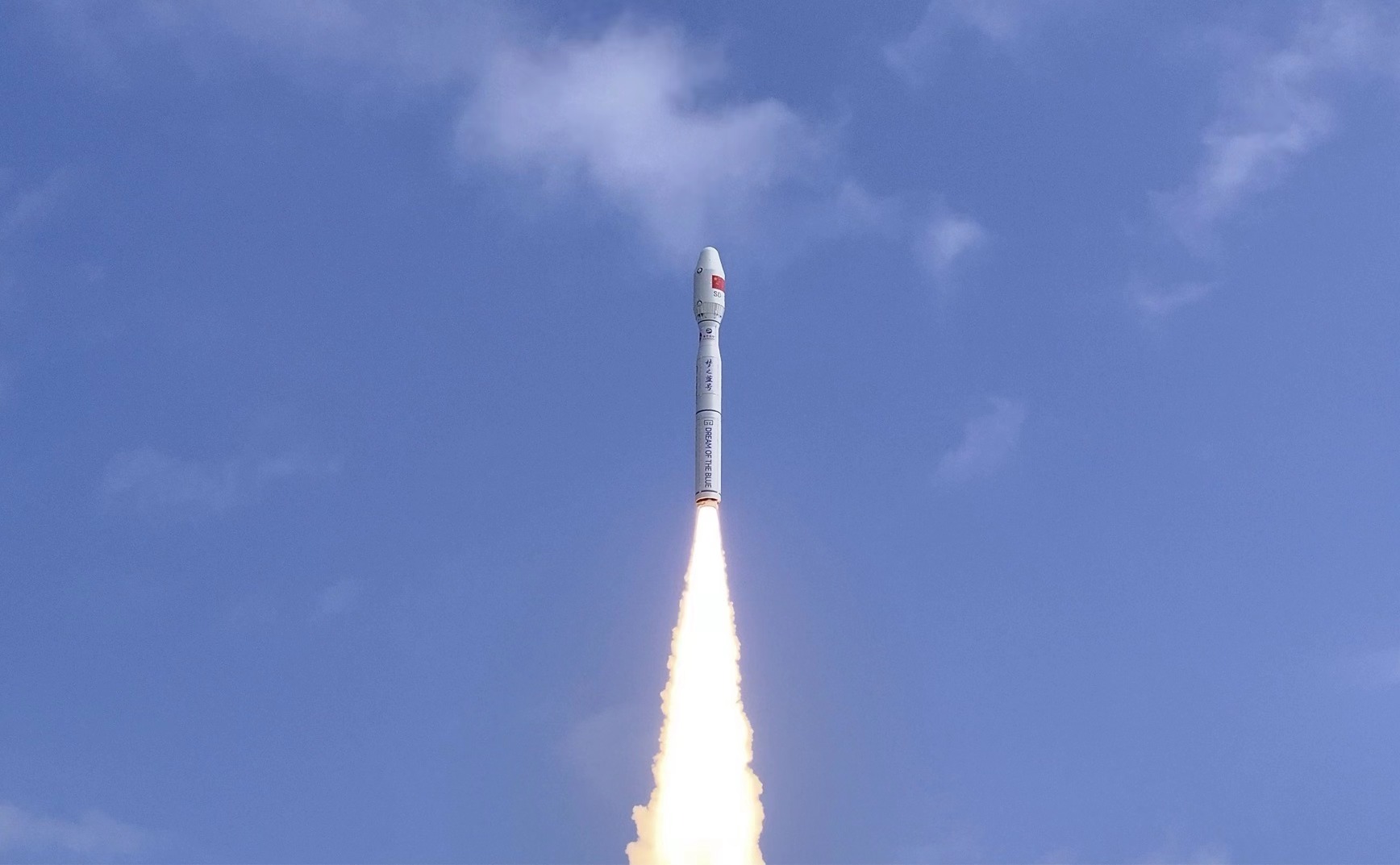 火箭升空照片图片
