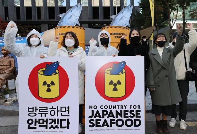 韩国民众抵制日本海产品 图源：时事通信社.jpg