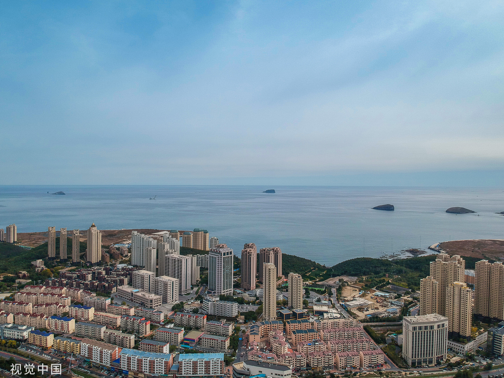 大连，海边的住宅和居民小区.jpg